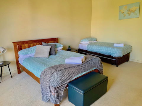 Valley View Lodge - Flights 8
