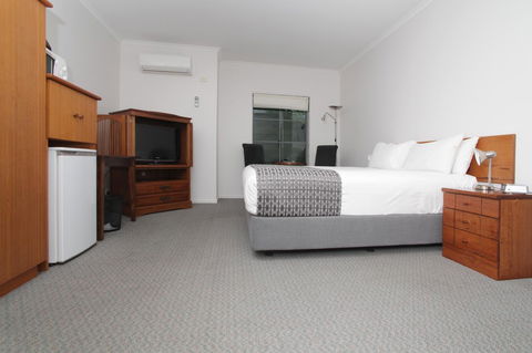 Quality Inn & Suites The Menzies - Flights 4