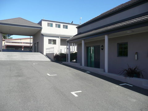 Quality Inn & Suites The Menzies - Flights 5