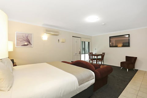 Quality Inn & Suites The Menzies - Flights 38