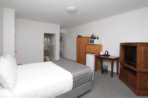 Quality Inn & Suites The Menzies - Flights 7