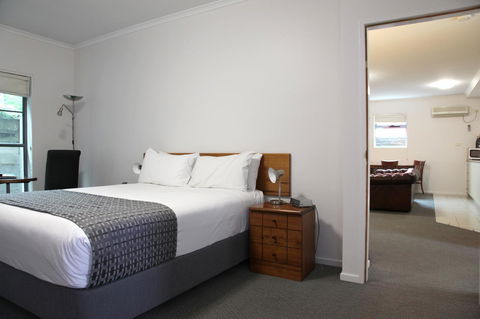 Quality Inn & Suites The Menzies - Flights 13