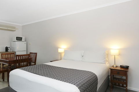 Quality Inn & Suites The Menzies - Flights 16