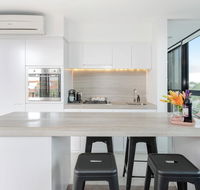 Modern Apartment in the heart of St Kilda - Flights