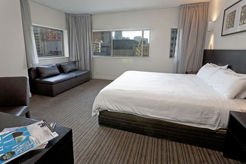 Causeway 353 Hotel - Flights 34