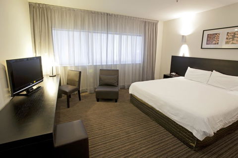 Causeway 353 Hotel - Flights 23