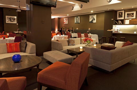 Causeway 353 Hotel - Flights 14