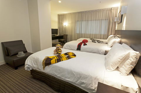 Causeway 353 Hotel - Flights 37