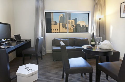 Causeway 353 Hotel - Flights 36