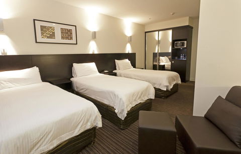 Causeway 353 Hotel - Flights 21