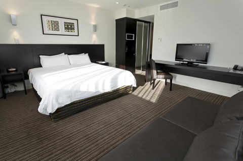 Causeway 353 Hotel - Flights 8