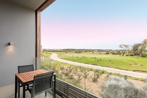 RACV Torquay Resort - Flights 16