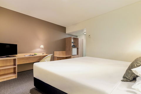 Ibis Melbourne Hotel And Apartments - Flights 6