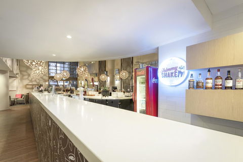 Ibis Melbourne Hotel And Apartments - Flights 29