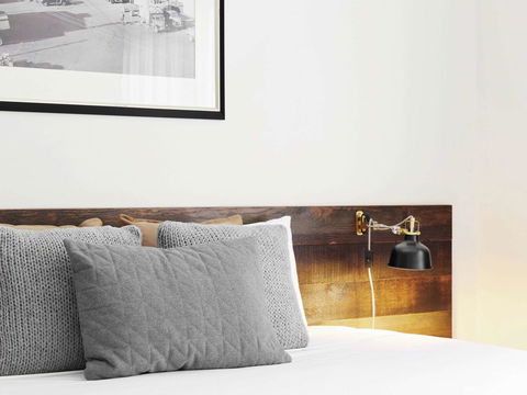 Ibis Melbourne Hotel And Apartments - Flights 38