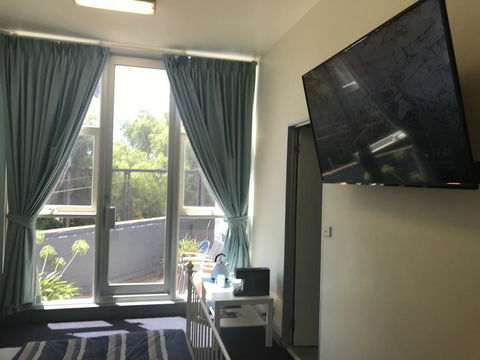 SmartStay Melbourne - Flights 15