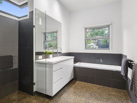 Aireys Ocean View - Flights 9