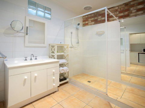 Sorrento Beach Motel - Flights 20