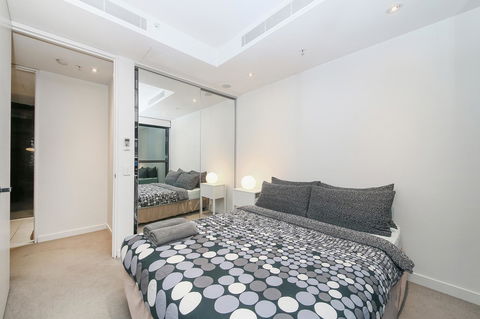 COZY 2BR Suites, FEDERATION SQUARE + FREE Parking - Flights 2