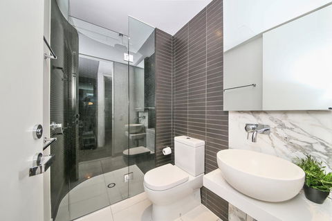 COZY 2BR Suites, FEDERATION SQUARE + FREE Parking - Flights 3