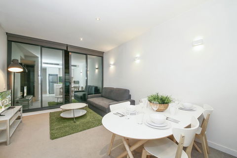 COZY 2BR Suites, FEDERATION SQUARE + FREE Parking - Flights 4