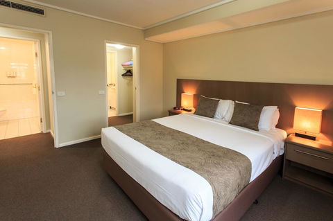 Paramount Apartments Melbourne - Flights 29