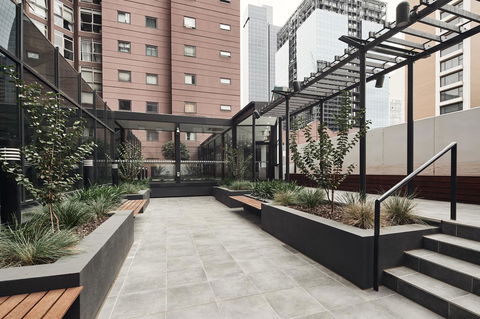 Paramount Apartments Melbourne - Flights 6