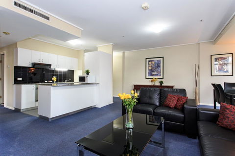 Paramount Apartments Melbourne - Flights 26