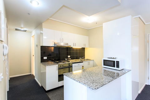Paramount Apartments Melbourne - Flights 38
