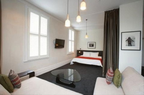 Middle Park Hotel - Flights 23