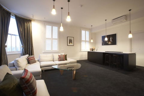 Middle Park Hotel - Flights 16