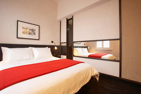 Middle Park Hotel - Flights 17