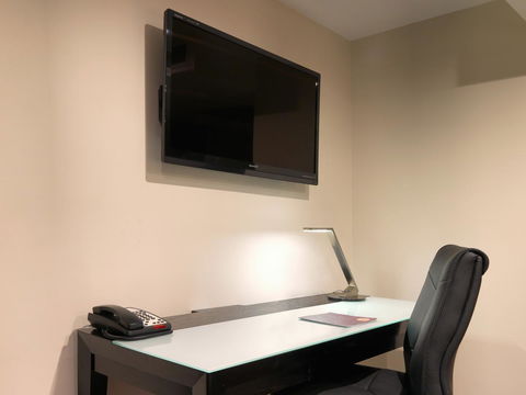 Hotel Grand Chancellor Melbourne - Flights 21