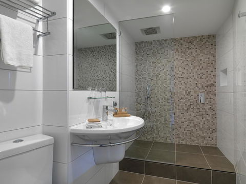Hotel Grand Chancellor Melbourne - Flights 6