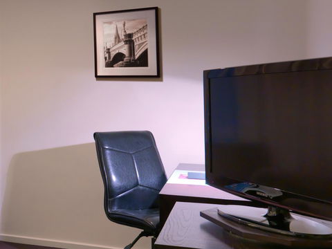 Hotel Grand Chancellor Melbourne - Flights 25