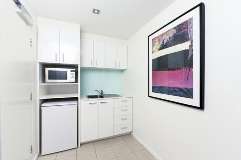 Brady Apartment Hotel Flinders Street - Flights 7