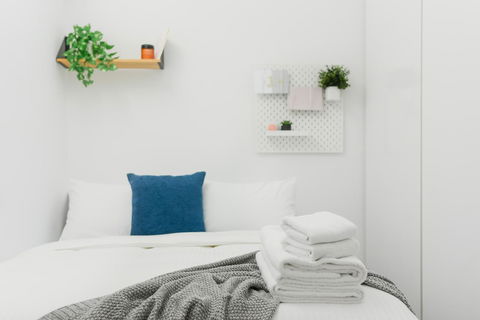 Canvas Suites On Russell Place - Flights 10