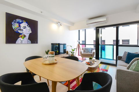 Canvas Suites On Russell Place - Flights 34