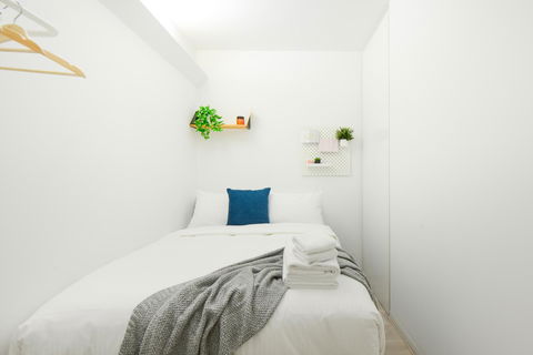 Canvas Suites On Russell Place - Flights 12
