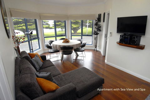 Seascape Accommodation - Flights 1