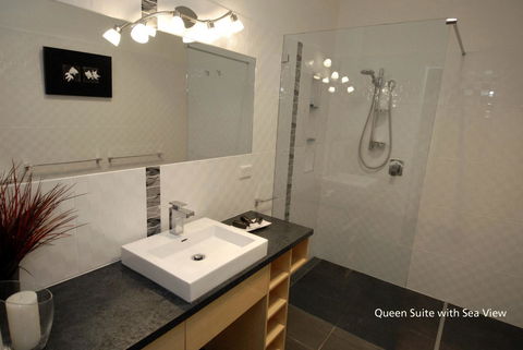 Seascape Accommodation - Flights 6