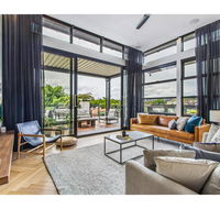 Ultimate Luxury Penthouse From The Block - Flights