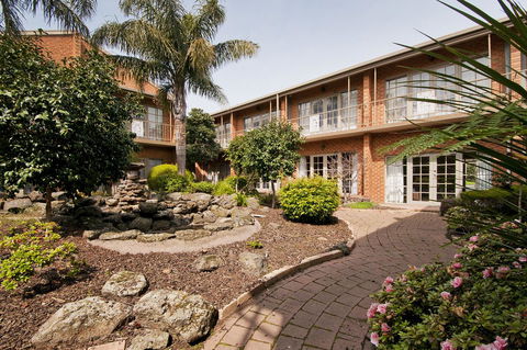 Quality Hotel Melbourne Airport - Flights 14
