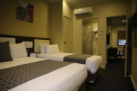 Quality Hotel Melbourne Airport - Flights 43
