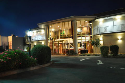 Quality Hotel Melbourne Airport - Flights 11