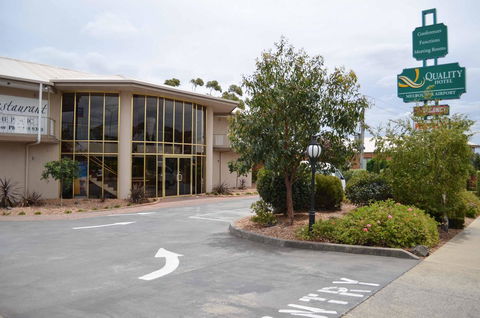 Quality Hotel Melbourne Airport - Flights 19