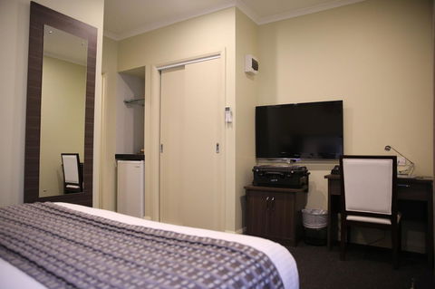 Quality Hotel Melbourne Airport - Flights 38