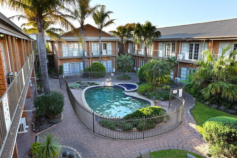 Quality Hotel Melbourne Airport - Flights 1