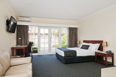 Quality Hotel Melbourne Airport - Flights 17