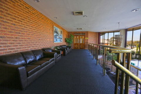 Quality Hotel Melbourne Airport - Flights 23
